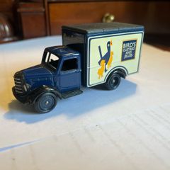 Birds Custard 1:43 scale van