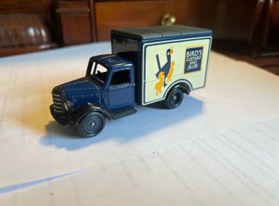 Birds Custard 1:43 scale van