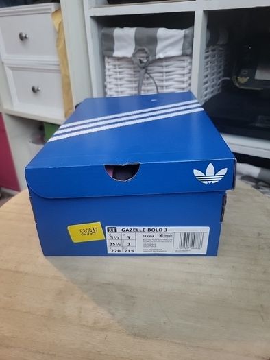 Trainers Adidas gazelle bold j in box