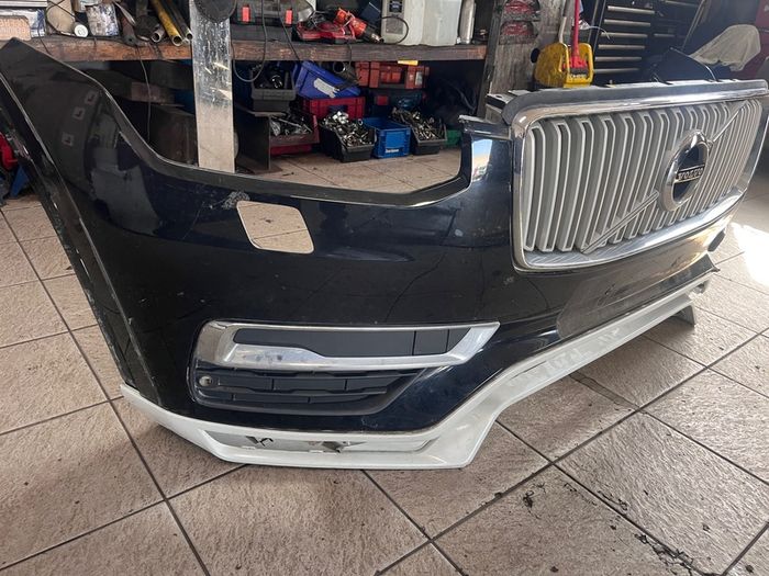 Volvo xc90 bomper with grill