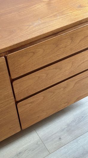 Side Board
