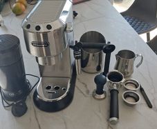 De Longhi Dedica Barista Bundle coffee machine