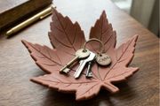 Leaf shaped decorative bowl