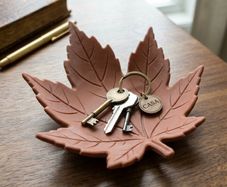 Leaf shaped decorative bowl