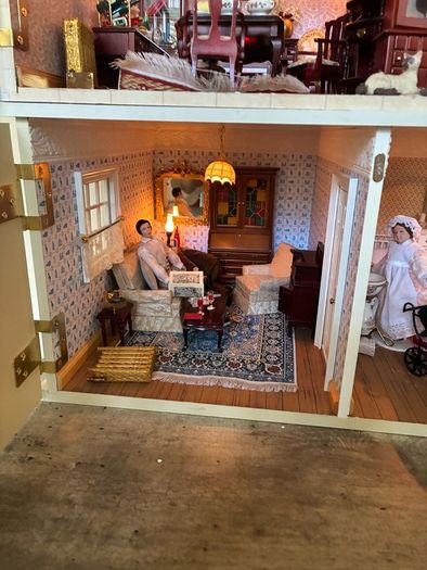 Stunning Georgian Dolls house