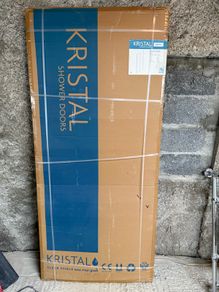 bi fold shower door