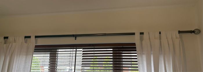 Curtain pole