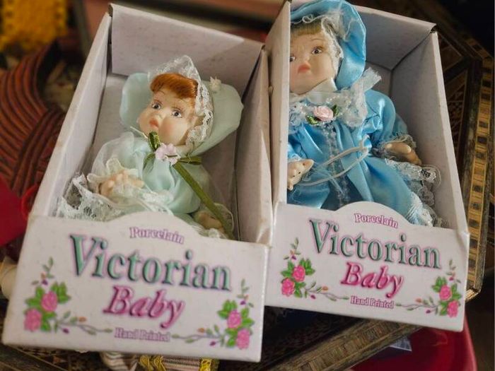Whole Lot of Ornaments and Decorative Items