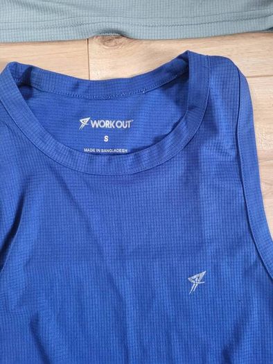 sleevless t shirt