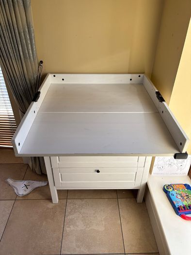 IKEA - Changing table - Sundvik