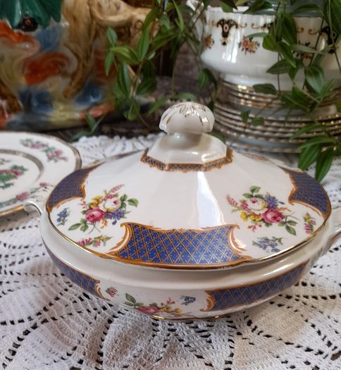 An antique  "Bristol " tureen