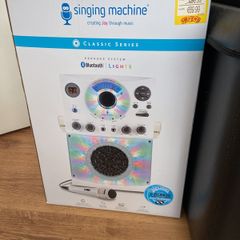 Singing machine and cd's