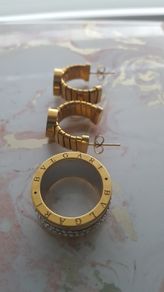 Earrings and ring set.