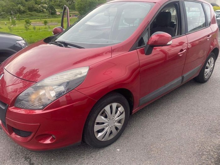 Renault scenic  1.5 dci for breaking