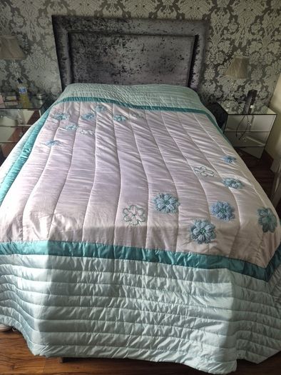 Double bed throw and matching Double duvet cover