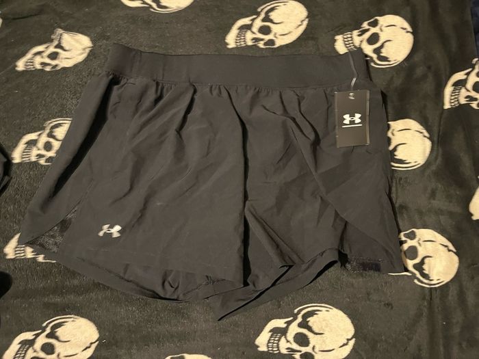 Under Armour running Shorts speedpocet SIZE xl