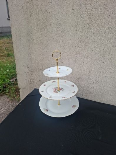 China 3 tiers floral cake stand postage possible