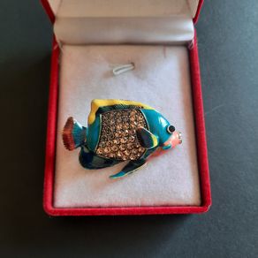 Tropical Angelfish Brooch Colorful Enamel & Rhinestone Fish Pin - Nautical Sea Life Theme Jewellery (X01)
