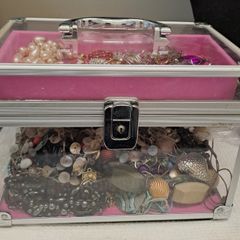 72 piece jewellery lot with box