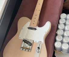 Vintage V58JD Ash Blonde electric guitar