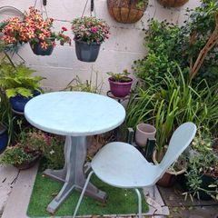 Small painted wooden Table and Chair