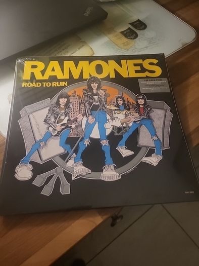 Ramones Road to Ruin