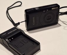 Canon PowerShot SD780 IS Digital ELPH 12.1MP Compact Digital Camera - Black (Pre-owned, Good Condition)