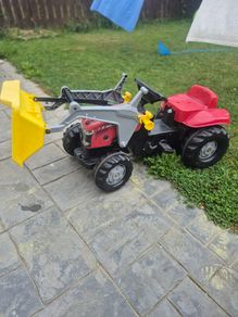 Ride on tractor