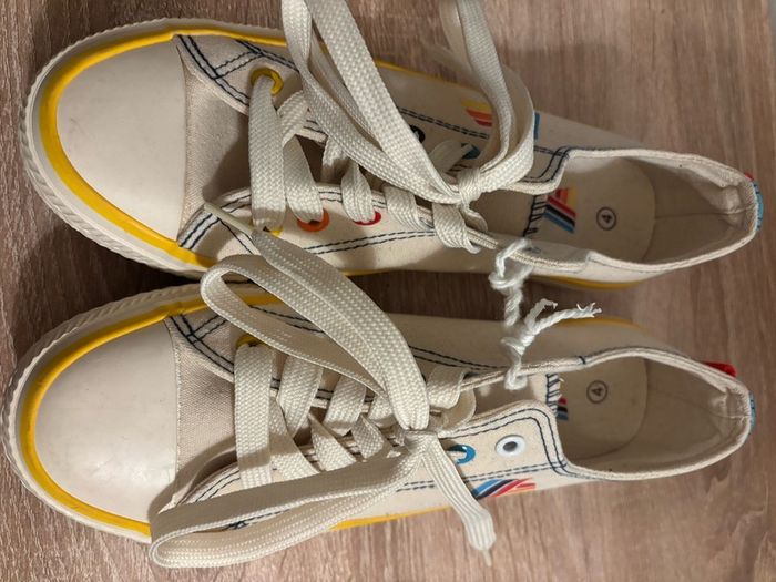 Brand New Aldi Mania Limited Edition Canvas Trainers Unisex Size 4
