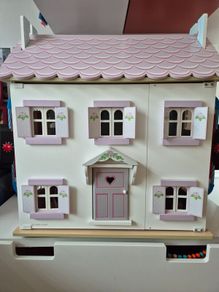 Le Toy Van Wooden Sophie's dolls house