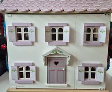 Le Toy Van Wooden Sophie's dolls house