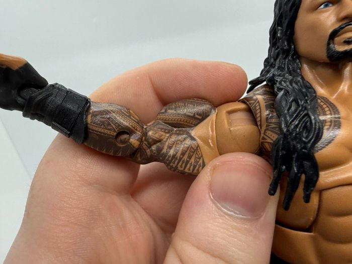 wwe elite series 35 Roman Reigns action figure