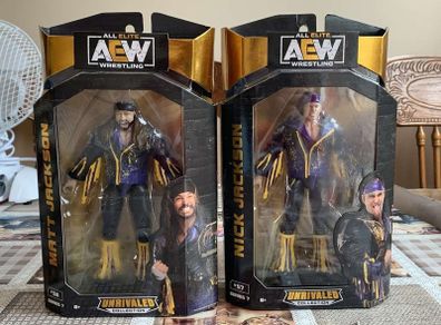 wwe AEW unrivaled series 7 The young bucks Nick Jackson & Matt Jackson action figures