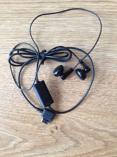 LG earphones