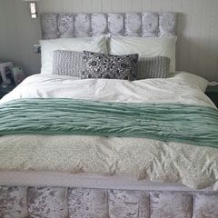 Deluxe 4ft 6 inch velvet headboard and frame