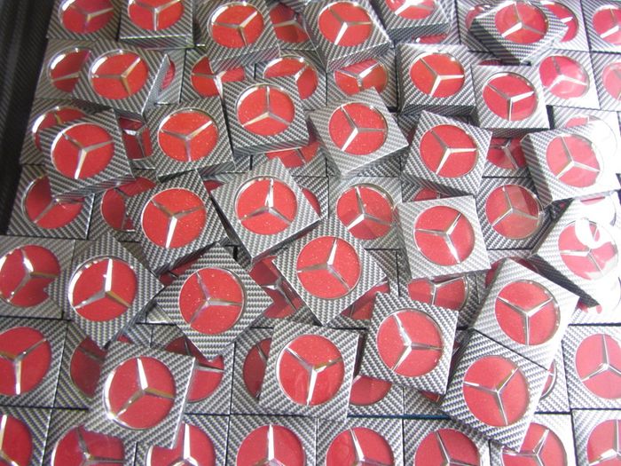 4x Red shining 75mm Mercedes Benz Alloy Wheel Center Caps cap Hub Cover