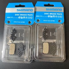 Shimano J02A resin disc brake pads - 2 pairs