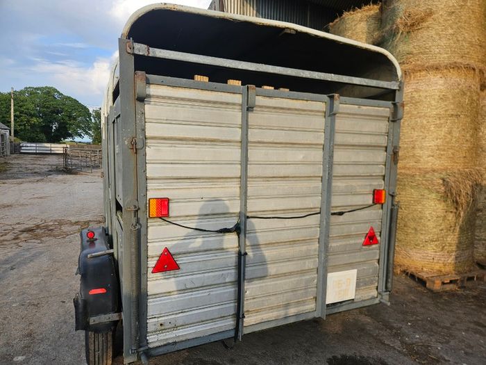 Cattle box