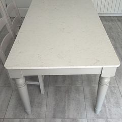 Table & Chairs