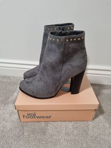 ankle boots size 6
