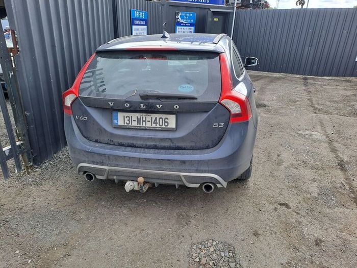 131 Volvo V60 breaking for parts