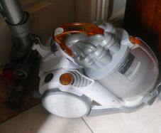 Dyson DC8 Cylinder Hoover Vacuum Cleaner -works well