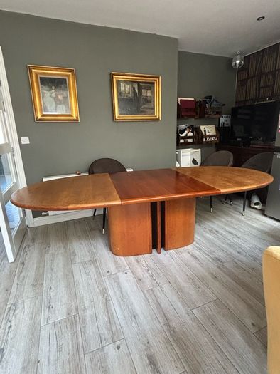 extendable dining table