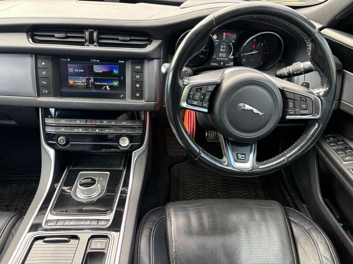 Jaguar XF 2016