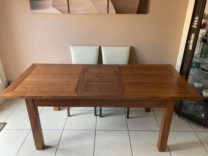 Dining table set