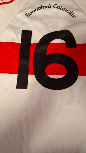 (Tight Fit) Whitehall-Colmcille GAA O'Neills Gaelic Football Jersey (Adult Large) FREE POST