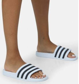Unisex Adidas flip flops size UK8 EU42 Free post