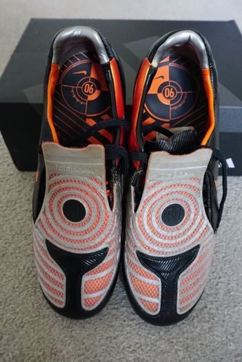 Football Boots Nike Total 90 Laser II Black/Orange (2008) Size 7.5UK SG
