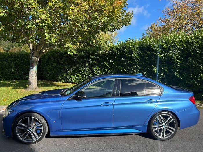 BMW 330e, plug in hybrid 2.0 petrol m sport