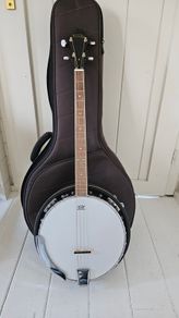 Irish Banjo Koda FBJ2419F with padded case